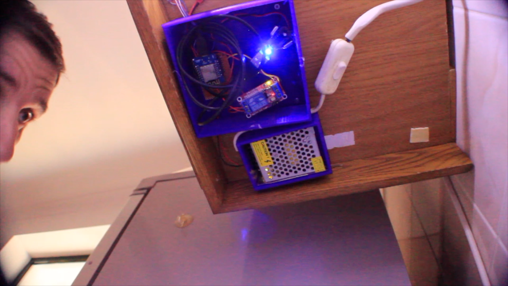 Autonomous Kitchen Lighting using a Wemos D1